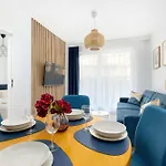 Cozy Located Near The By Renters Διαμέρισμα *