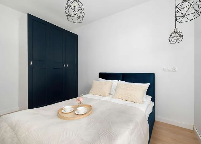 Cozy Located Near The By Renters